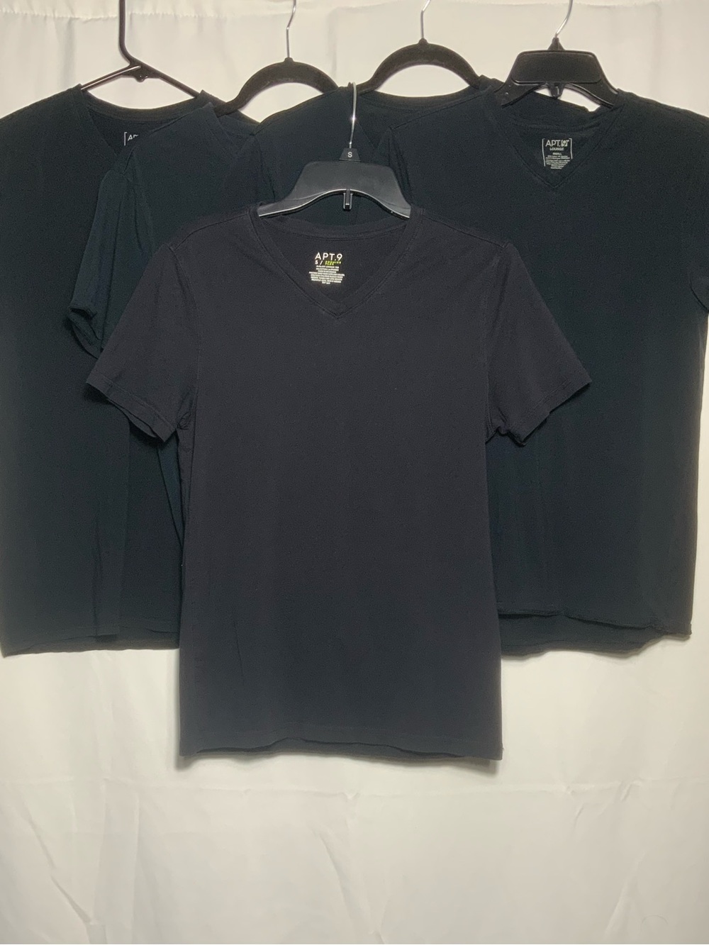 APT. 9 Men’s Black V-Neck Tee 5 PACK